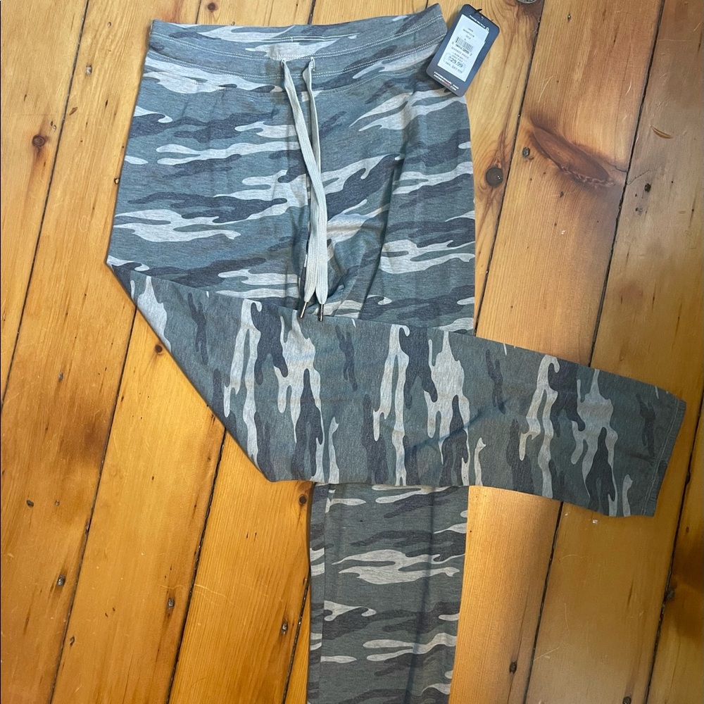 NWT MARC NEW YORK CAMO JOGGERS SIZE SMALL